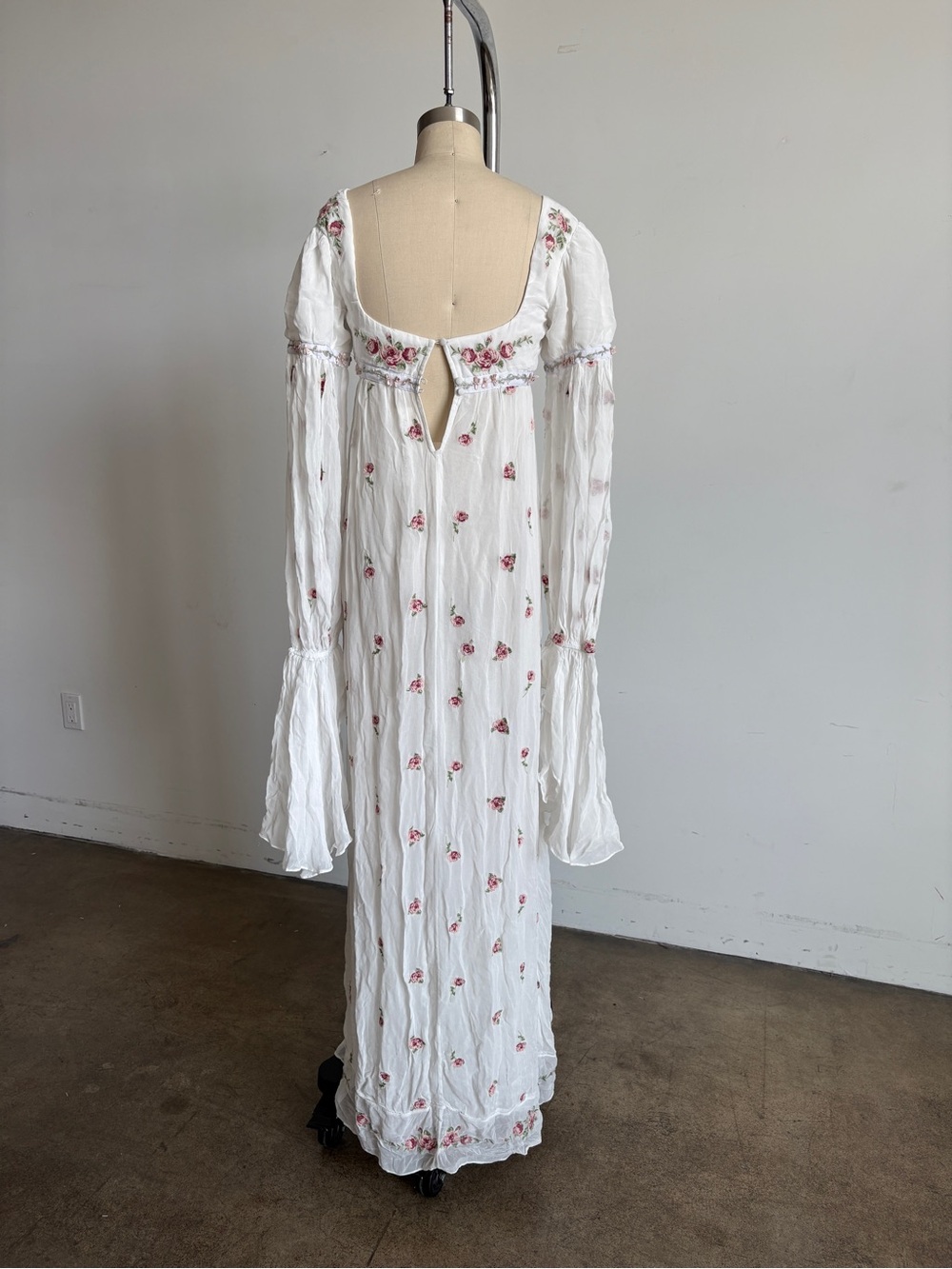 $689 NWT For Love and Lemons “Julianne” Maxi Dress in Cream Sz Small - Picture 12 of 14
